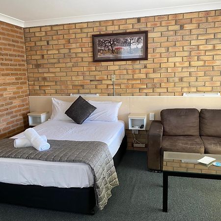 Buckaroo Motor Inn Уоруик Екстериор снимка