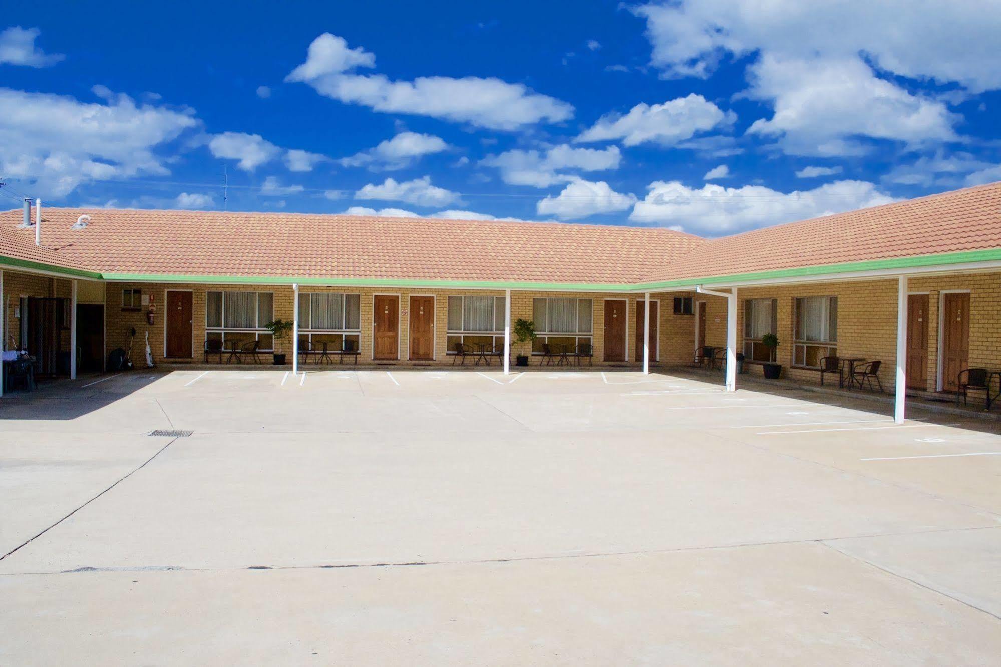 Buckaroo Motor Inn Уоруик Екстериор снимка