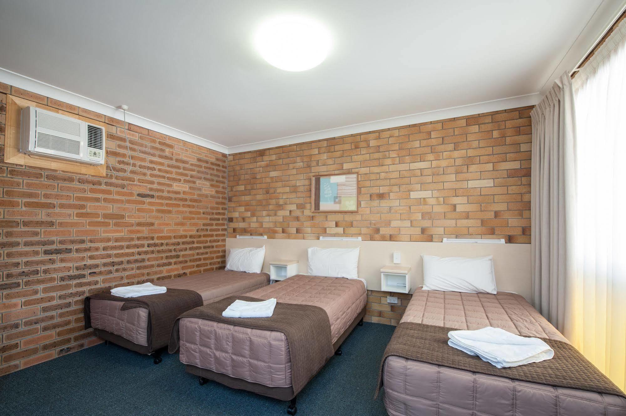 Buckaroo Motor Inn Уоруик Екстериор снимка